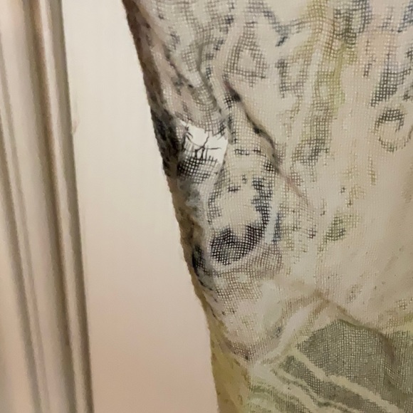 🧣CHICO’S GREEN AND BLUE PRINT SCARF 🧣 - Picture 16 of 16